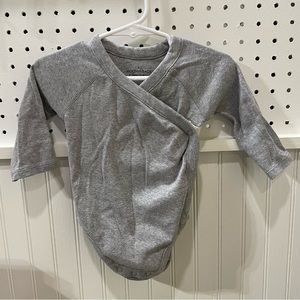 Hanna Andersson kimono baby onesie long sleeved grey shirt